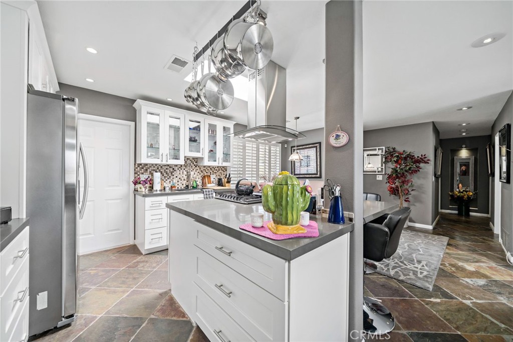 39004 Knoll View Circle