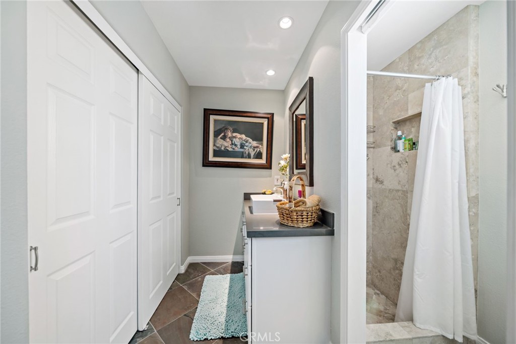 39004 Knoll View Circle