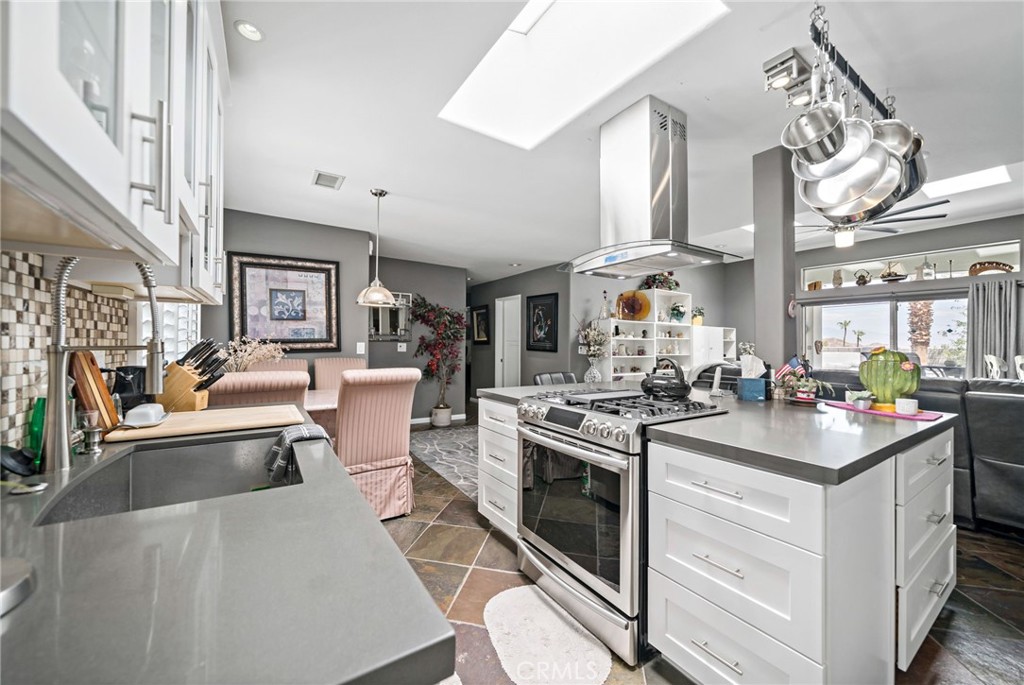 39004 Knoll View Circle