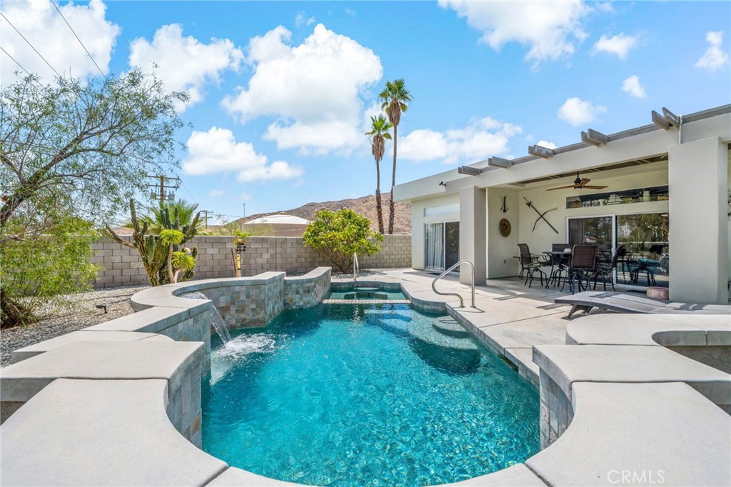 39004 Knoll View Circle