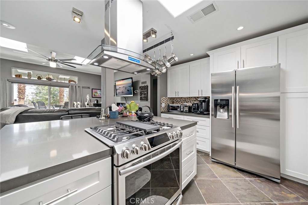 39004 Knoll View Circle