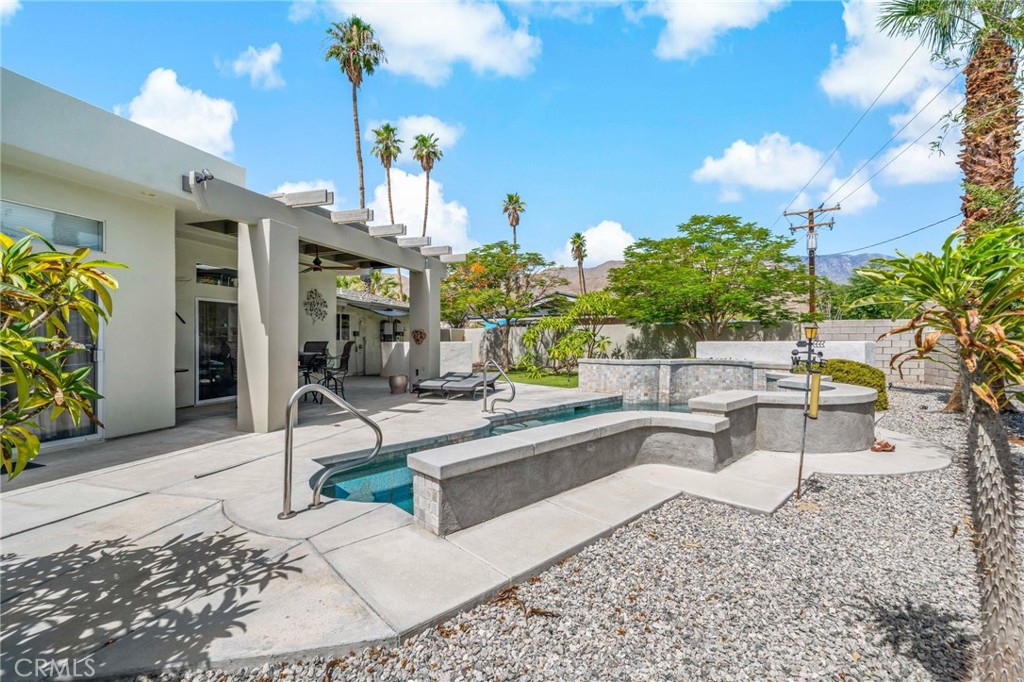 39004 Knoll View Circle