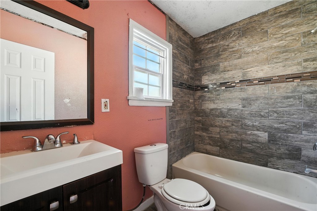 1271 W 19th Street