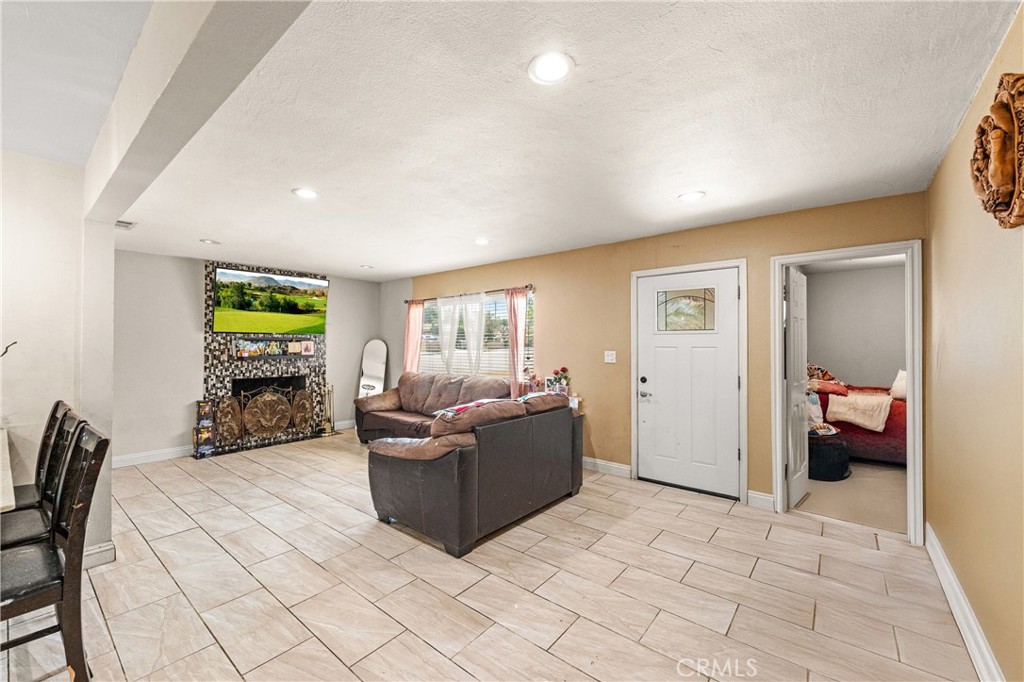 2174 W Monroe Street