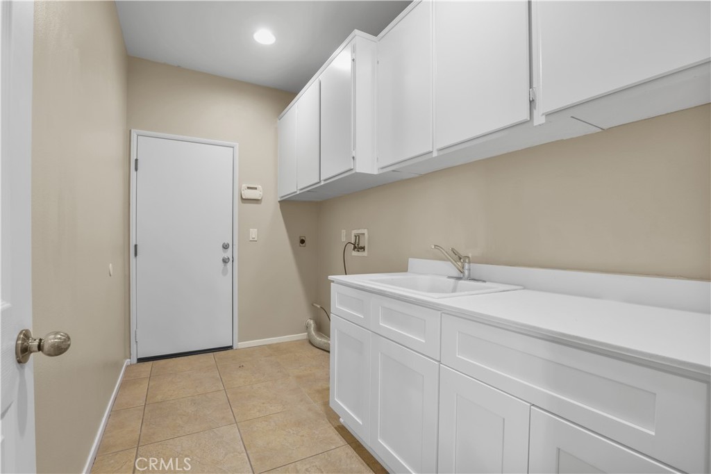 41793 Pioneer Street