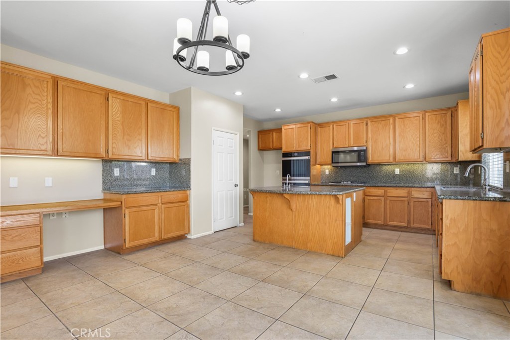 41793 Pioneer Street