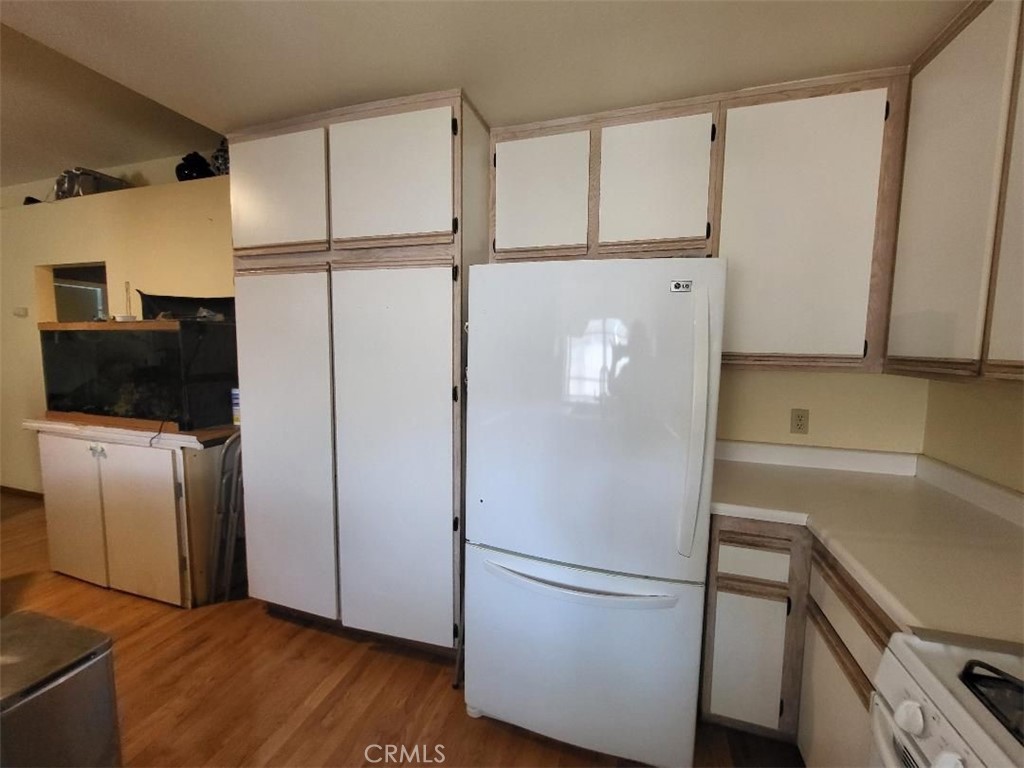 1354 N Hermosa Avenue