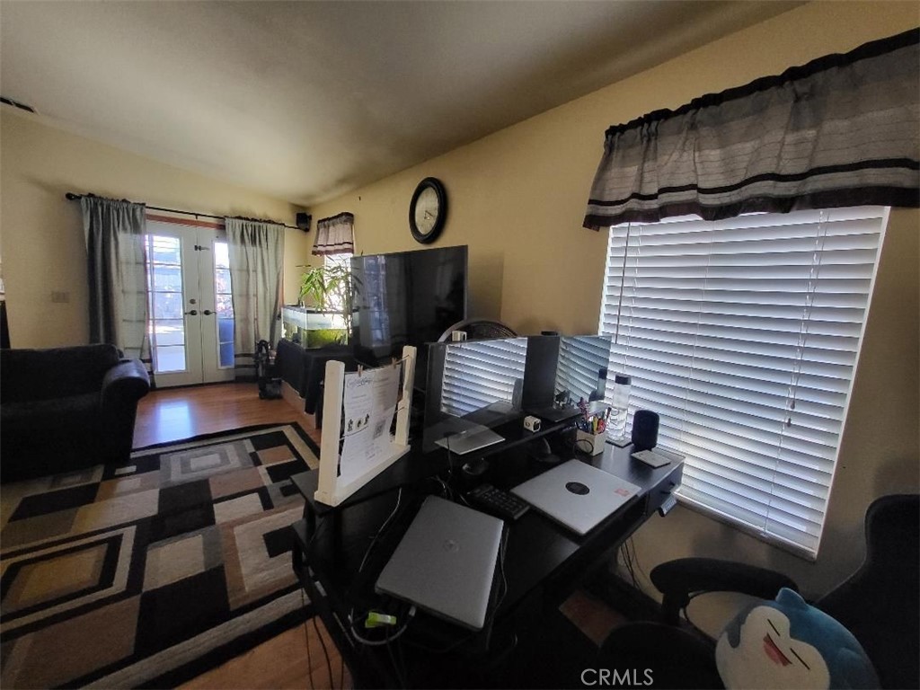 1354 N Hermosa Avenue