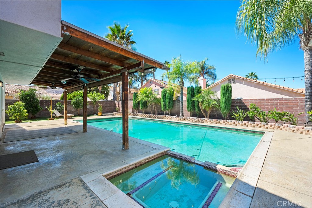 1841 Creekside Drive