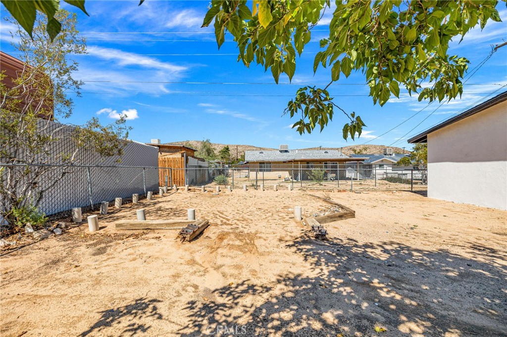 61730 Oleander Drive