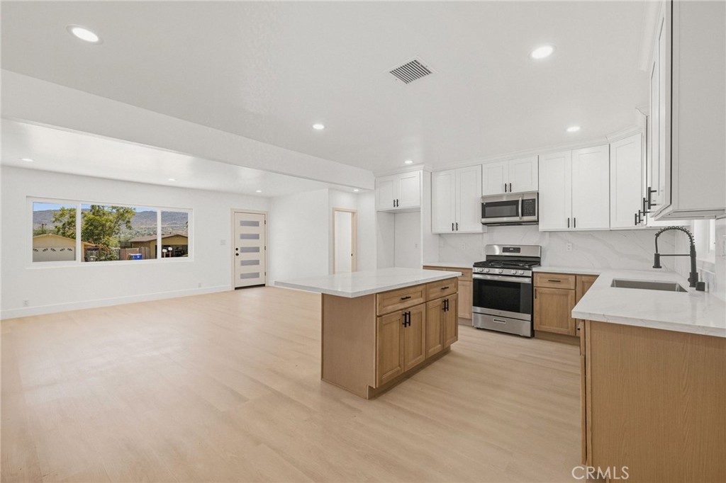 61730 Oleander Drive