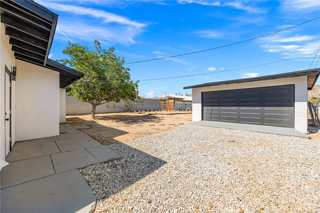 61730 Oleander Drive