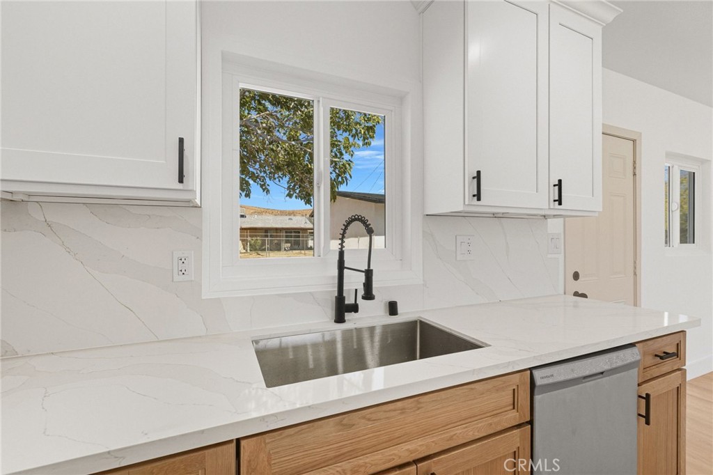 61730 Oleander Drive