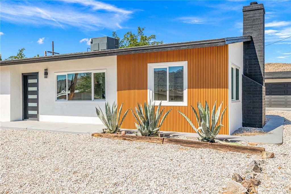 61730 Oleander Drive