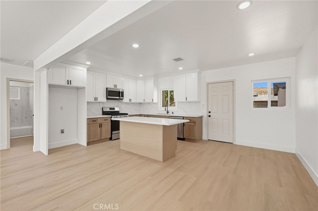 61730 Oleander Drive