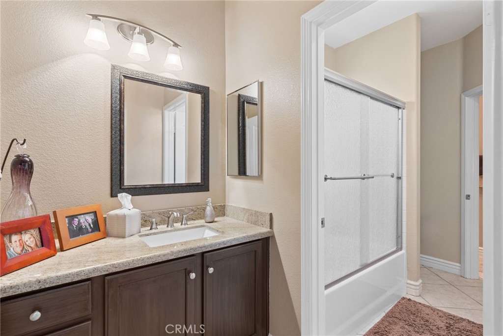 45250 Oakville Court