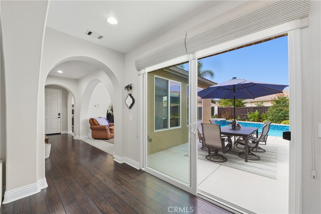 28348 28348 Little Lake