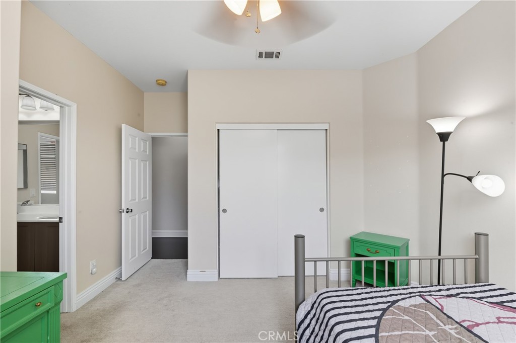 28348 28348 Little Lake