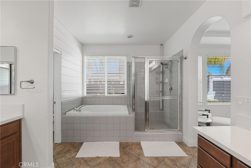 28348 28348 Little Lake