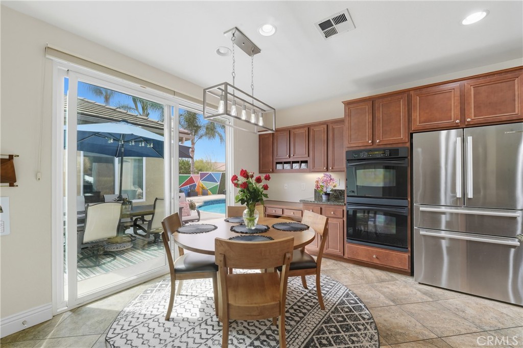 28348 28348 Little Lake