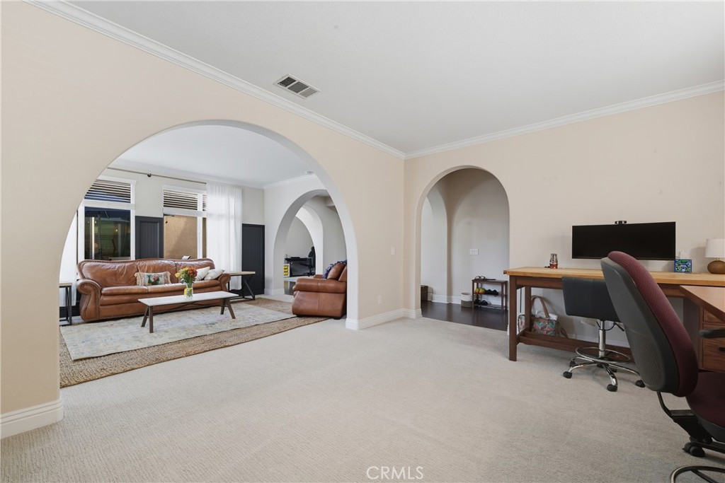 28348 28348 Little Lake