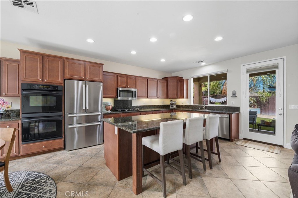 28348 28348 Little Lake