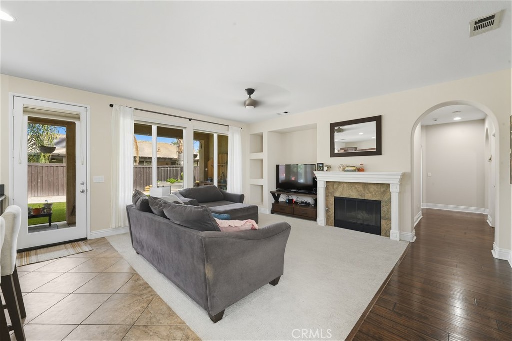 28348 28348 Little Lake