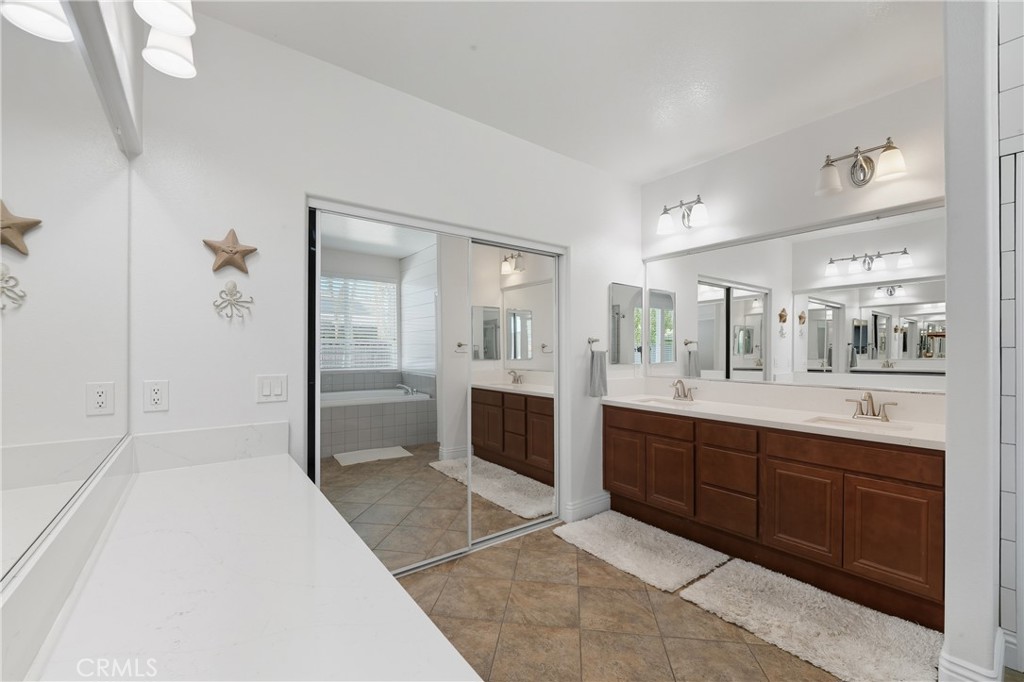 28348 28348 Little Lake