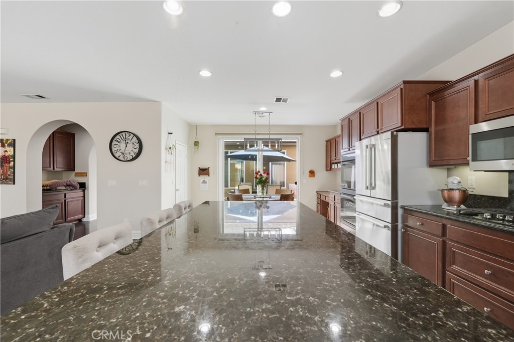 28348 28348 Little Lake