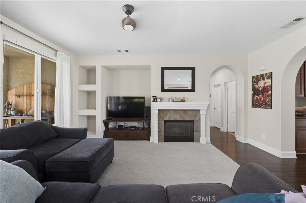 28348 28348 Little Lake