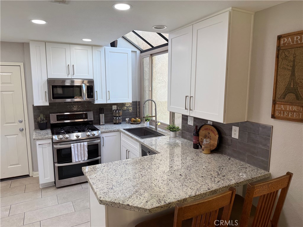 42086 42086 Paseo Brillante