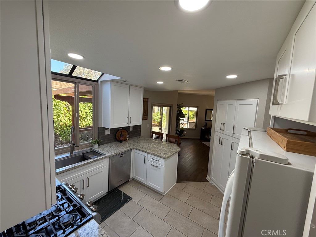 42086 42086 Paseo Brillante