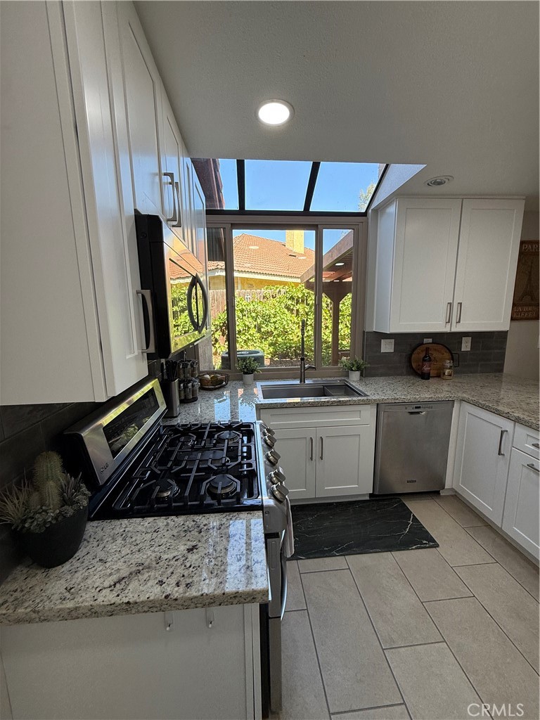 42086 42086 Paseo Brillante