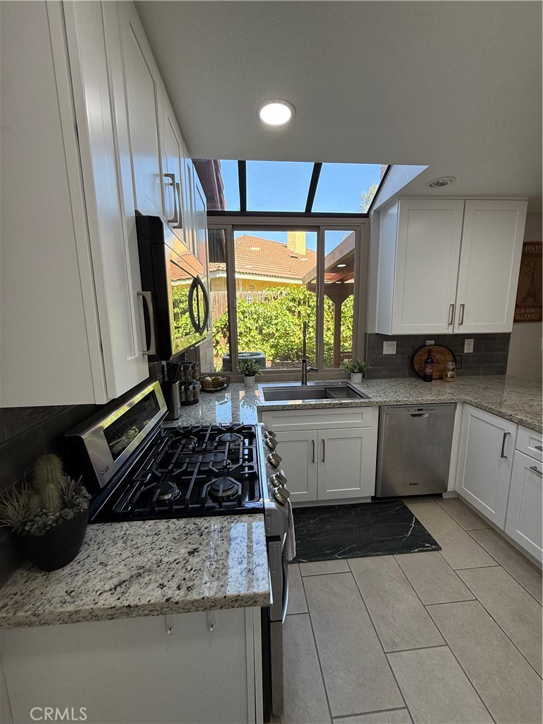 42086 42086 Paseo Brillante