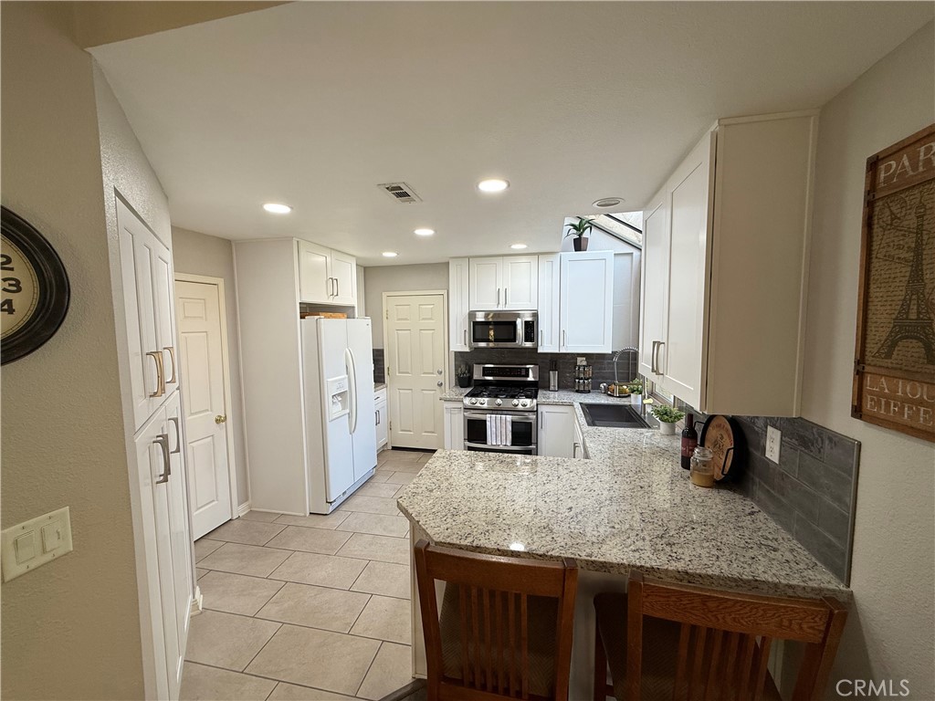 42086 42086 Paseo Brillante