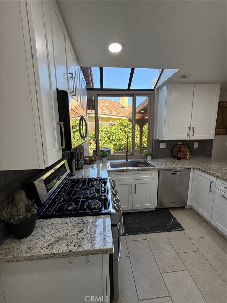 42086 42086 Paseo Brillante