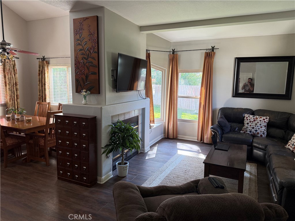 42086 42086 Paseo Brillante