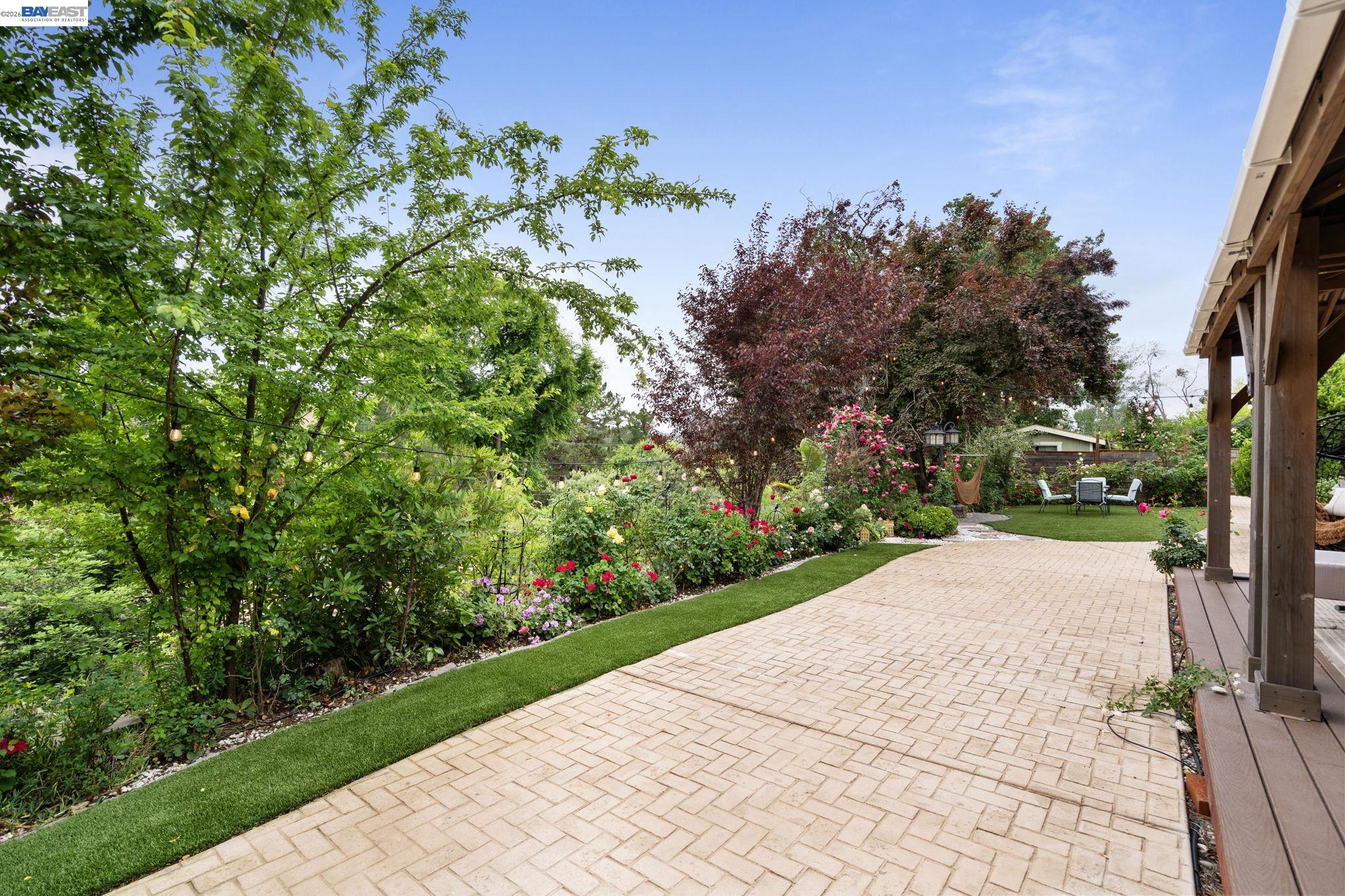 656 La Vista Rd