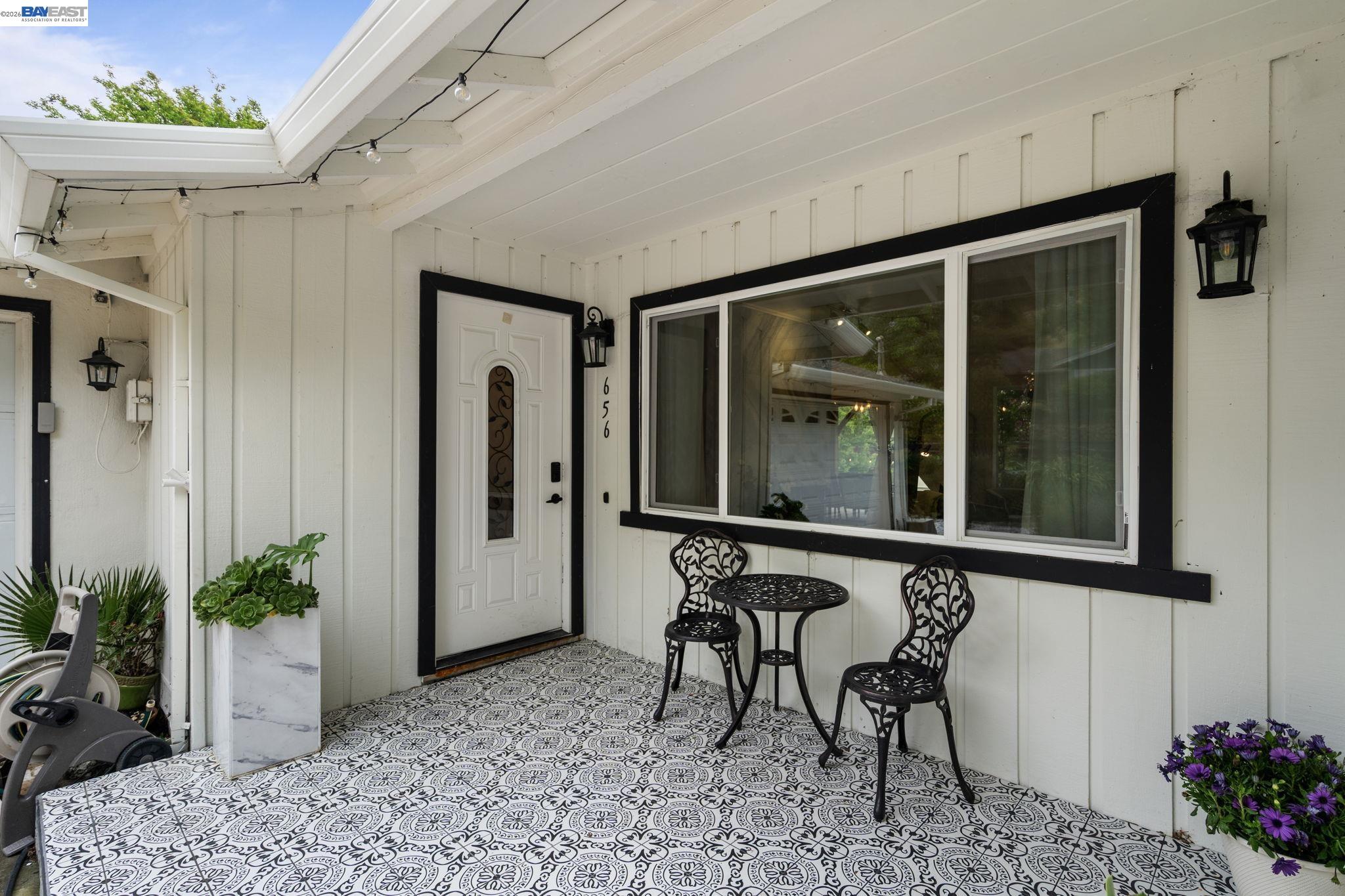 656 La Vista Rd