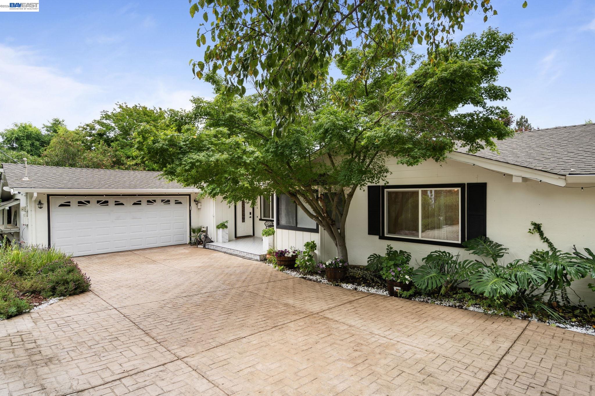 656 La Vista Rd