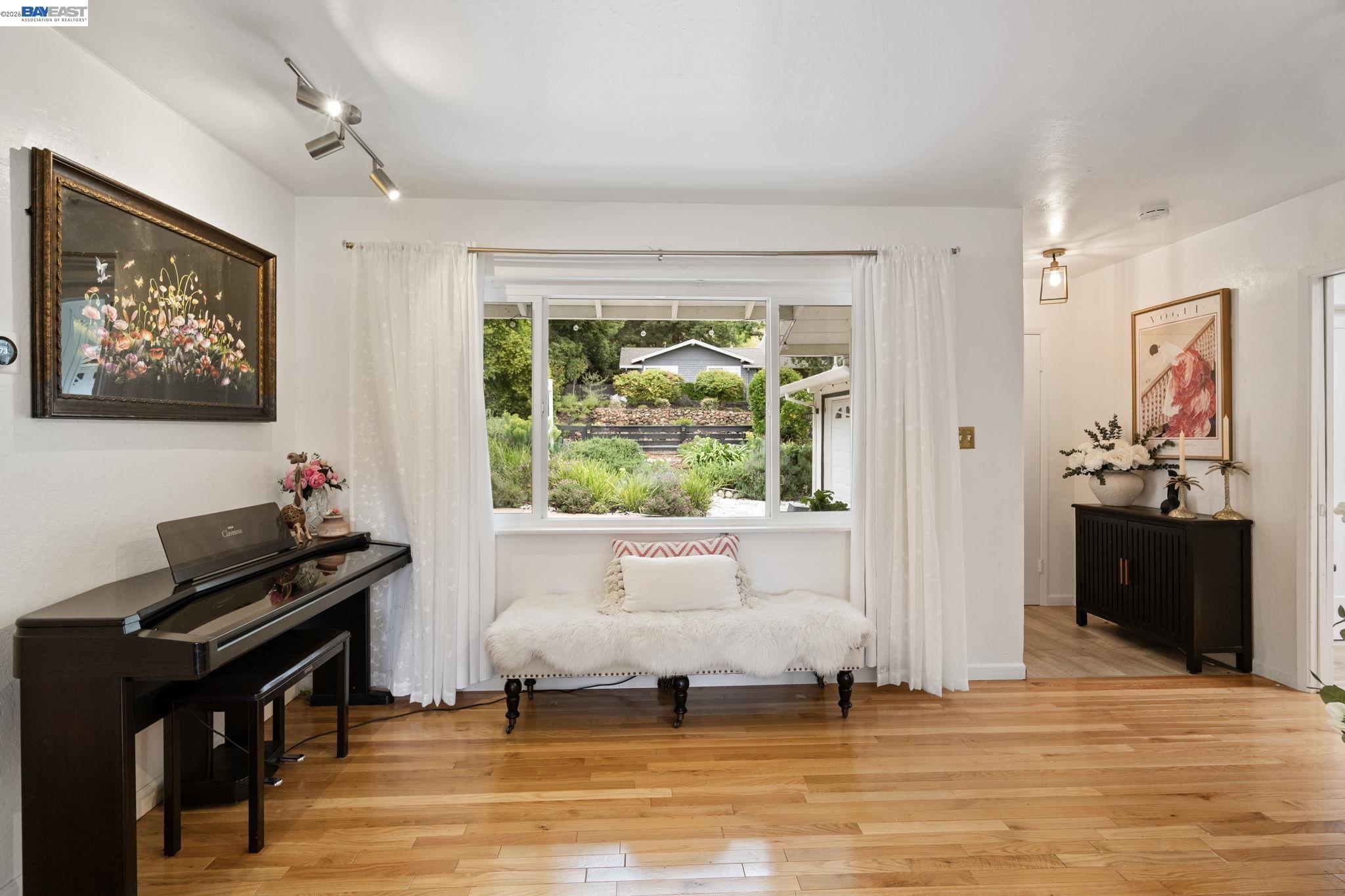 656 La Vista Rd