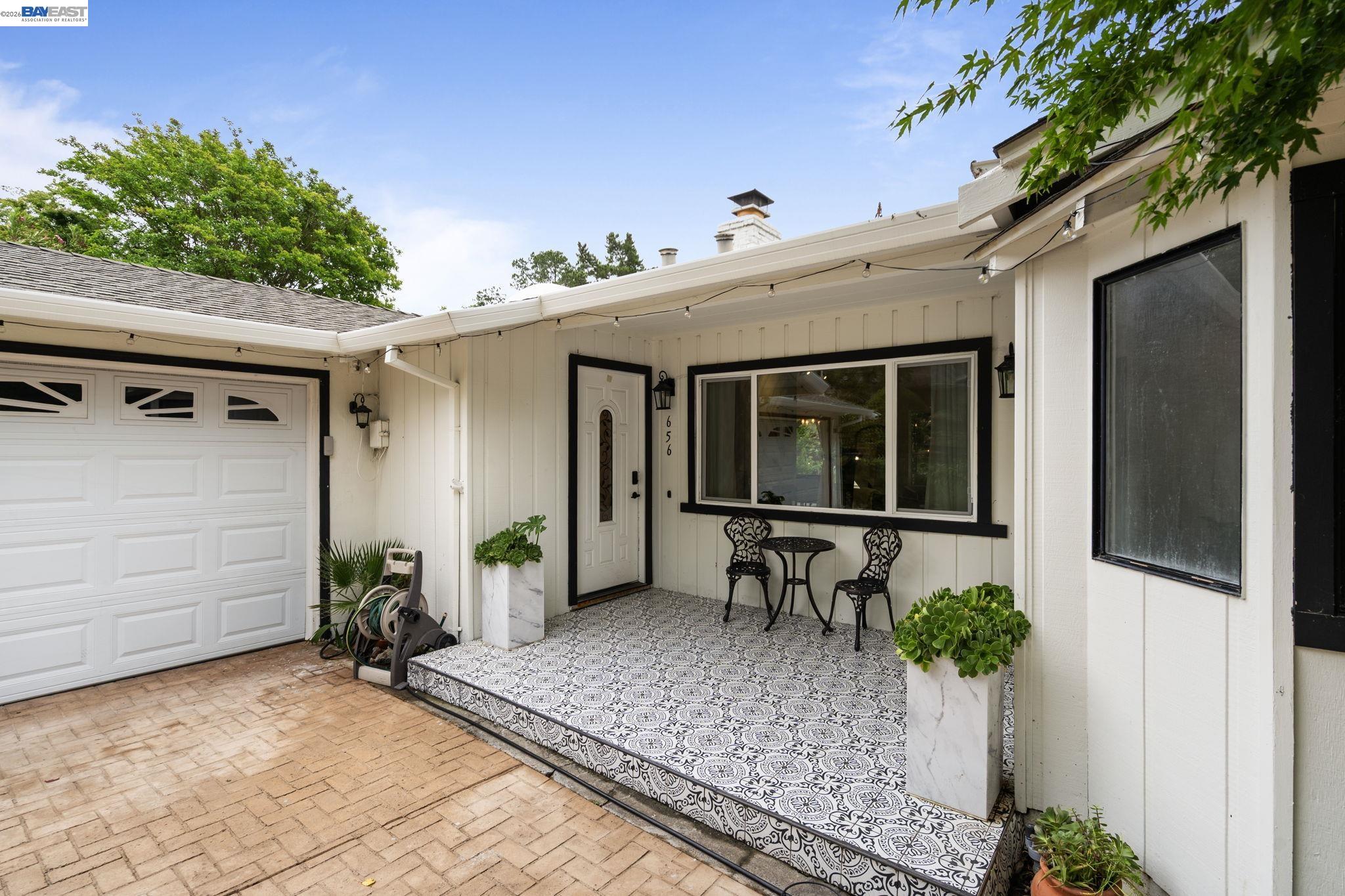 656 La Vista Rd
