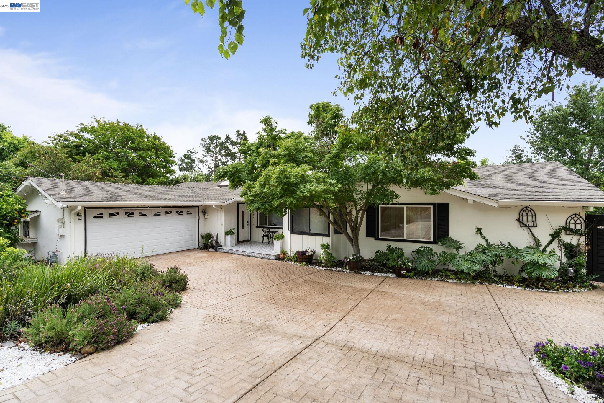656 La Vista Rd
