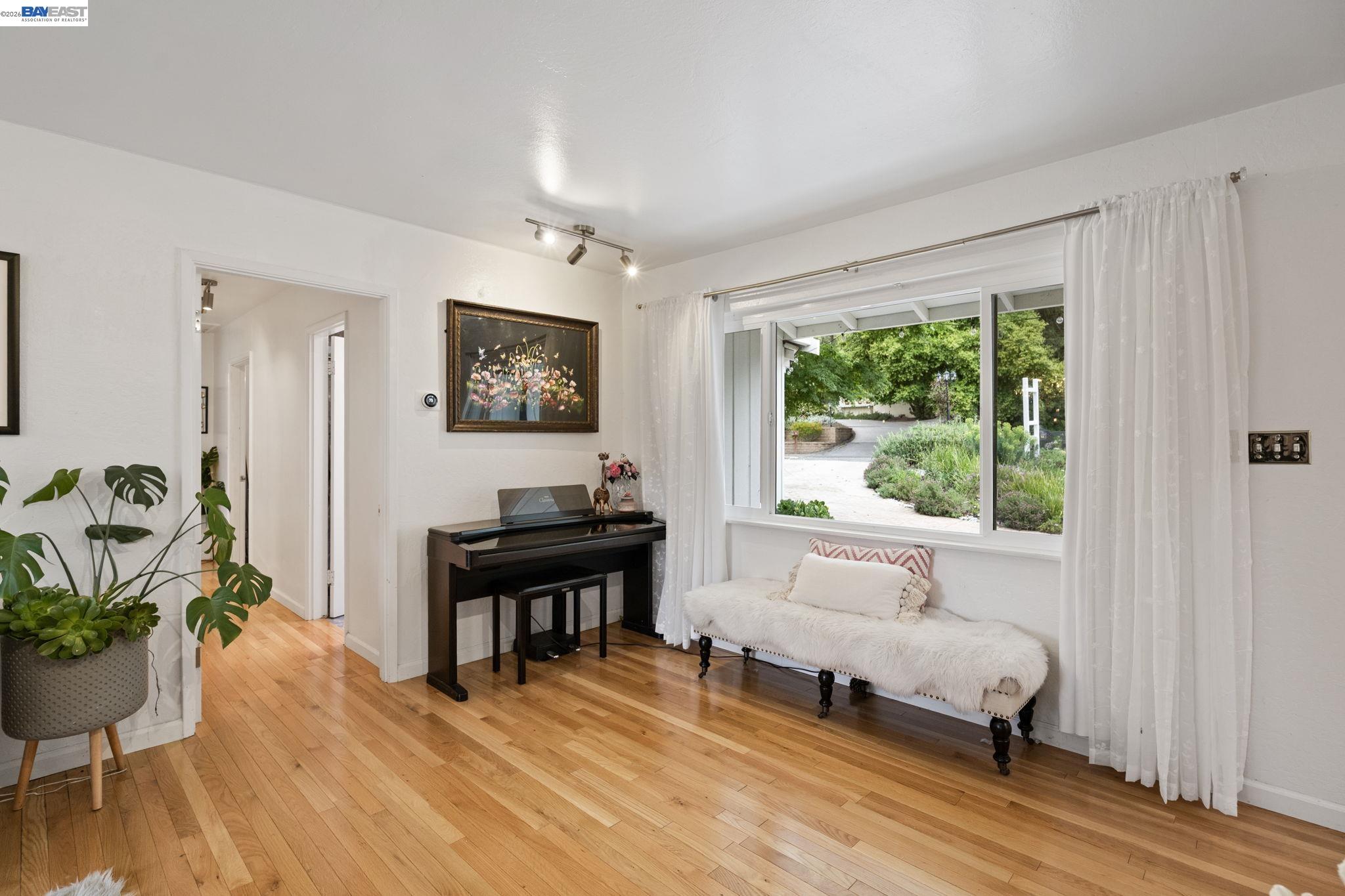656 La Vista Rd