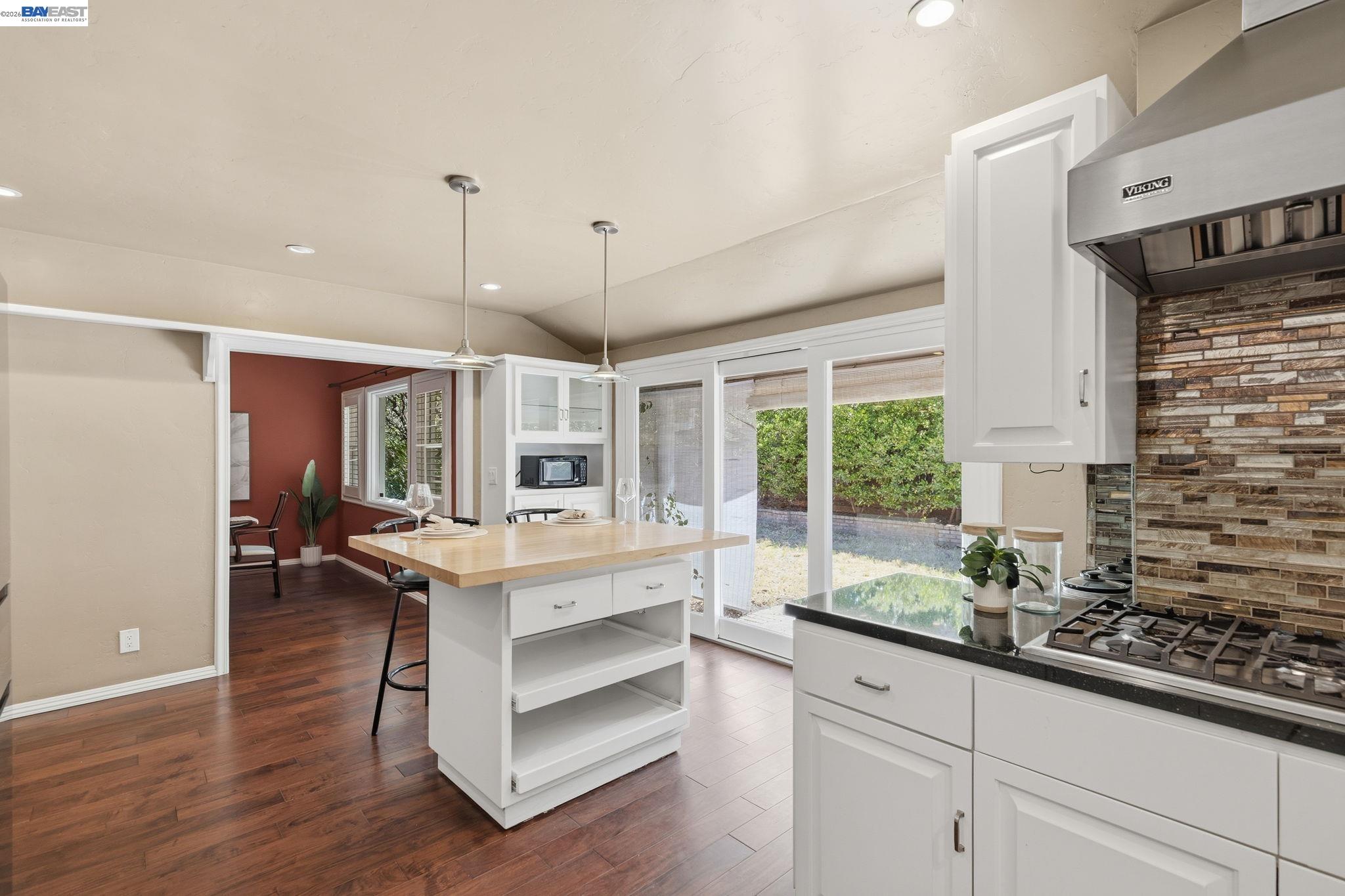 200 Greenwich Ln