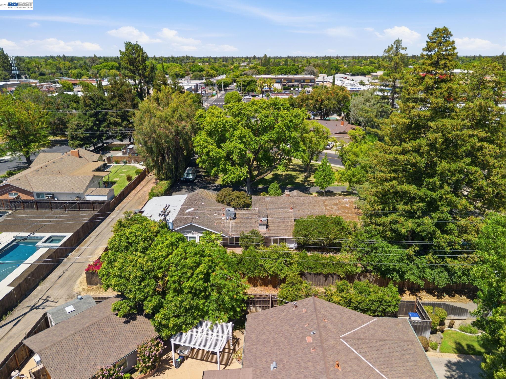 200 Greenwich Ln