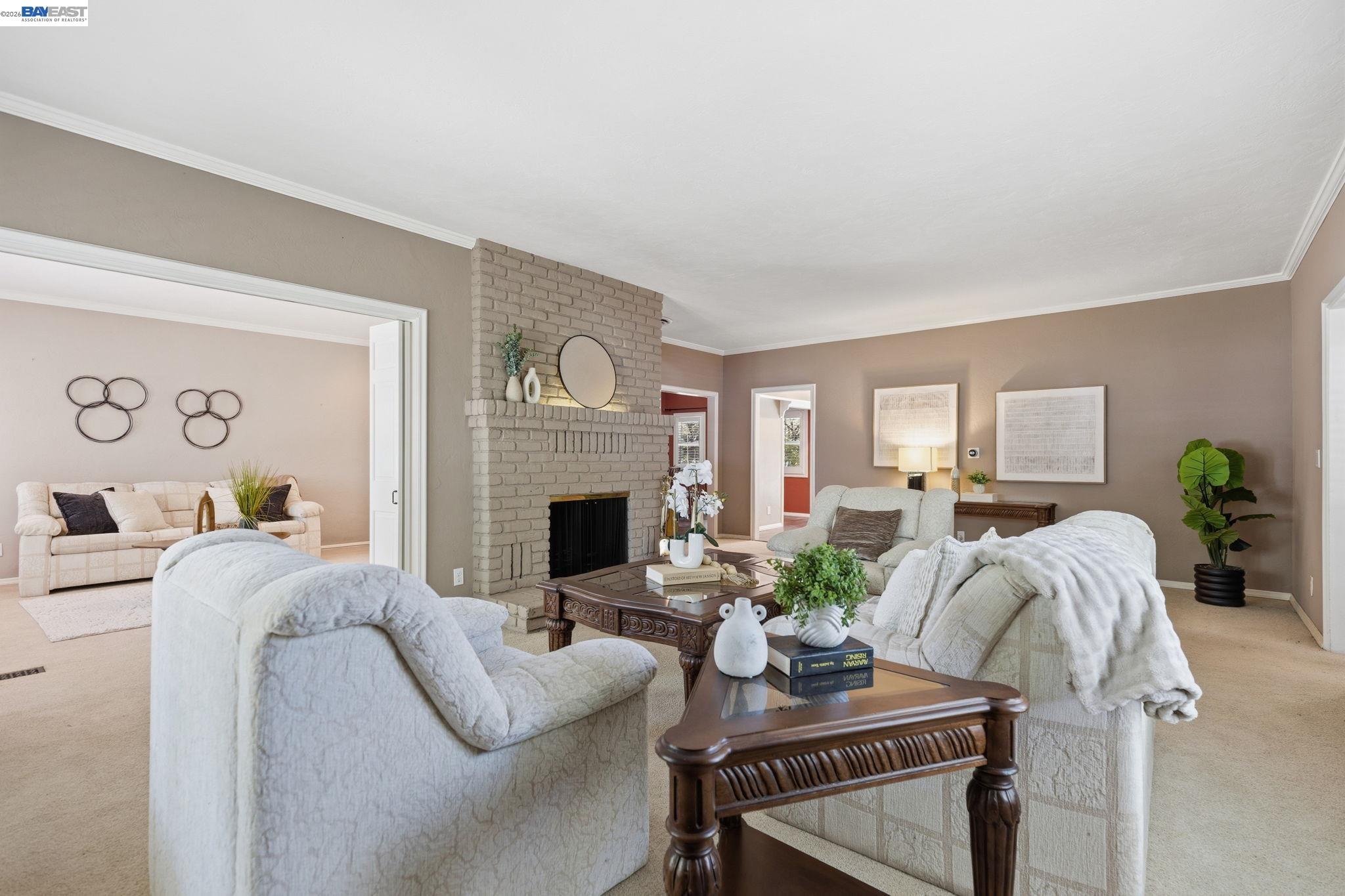 200 Greenwich Ln