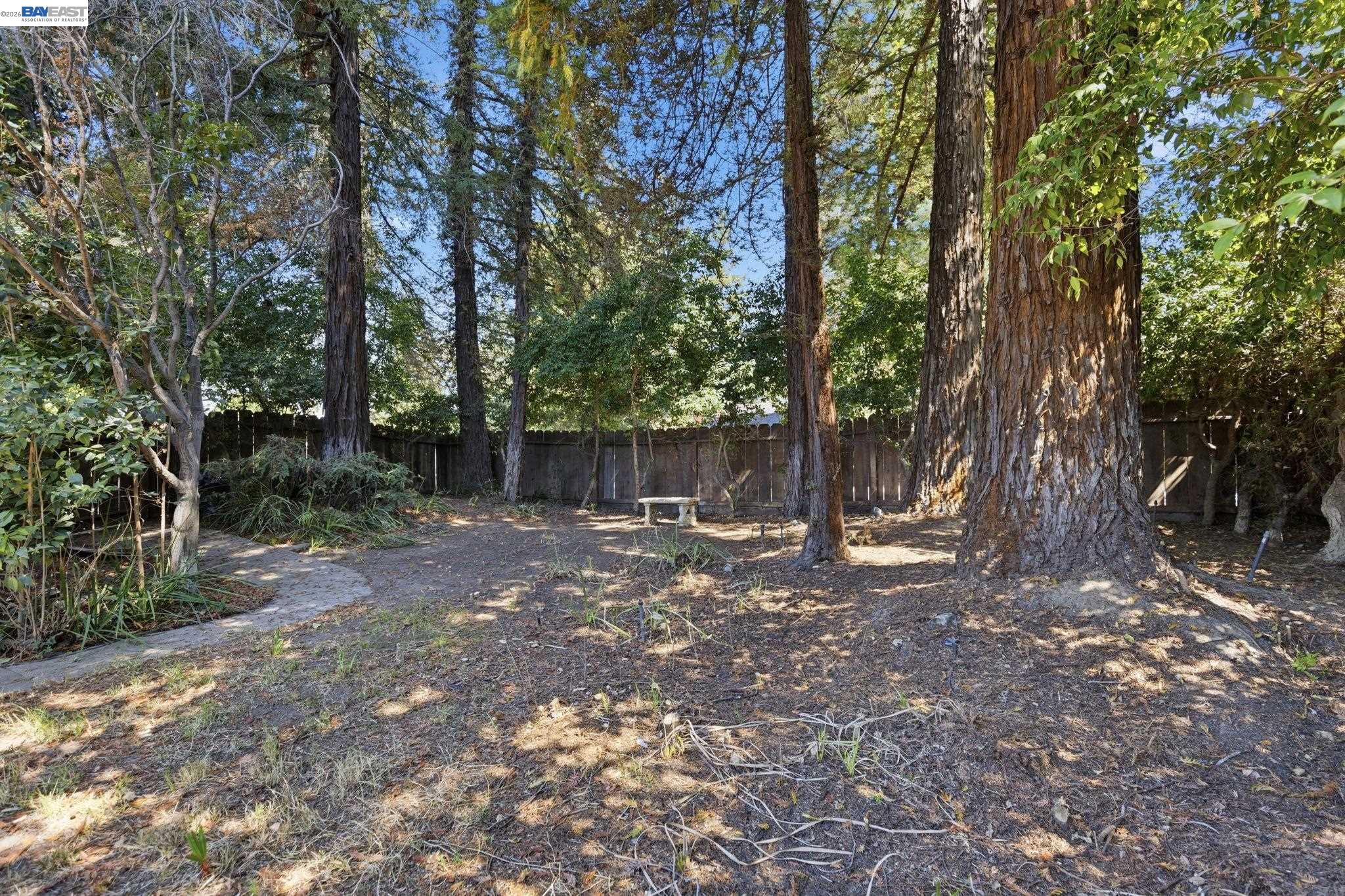 200 Greenwich Ln