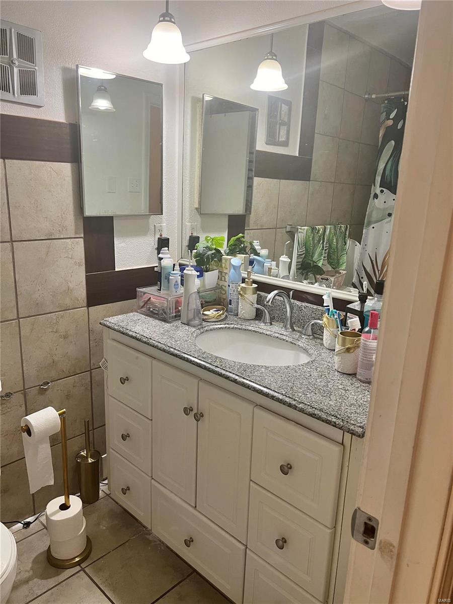 7601 Hazelcrest Drive Unit: C