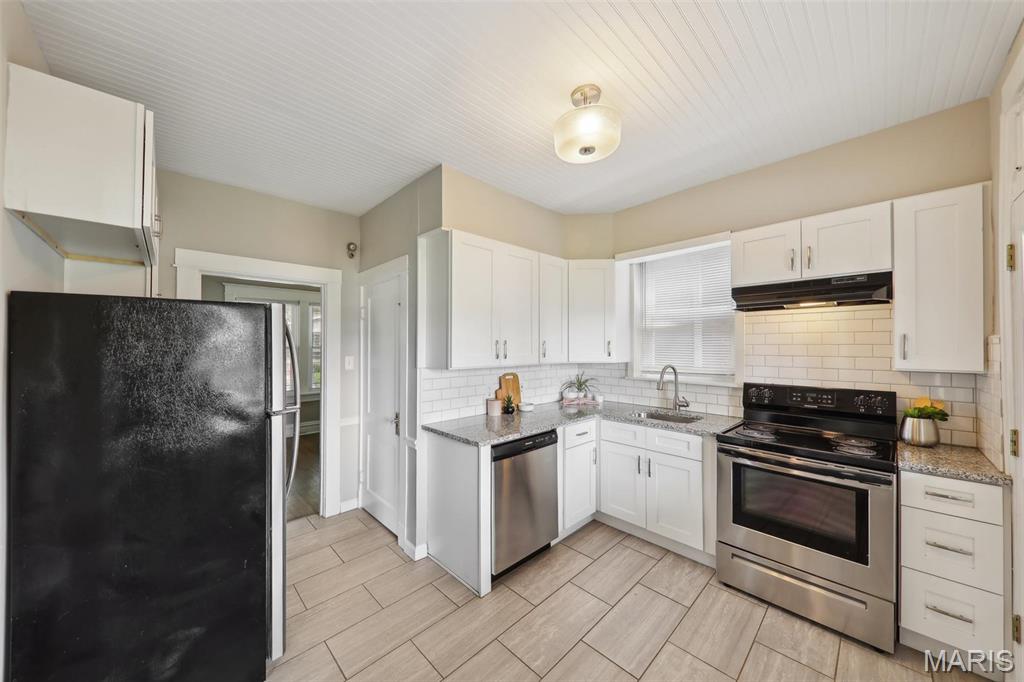 4942 Bonita Avenue